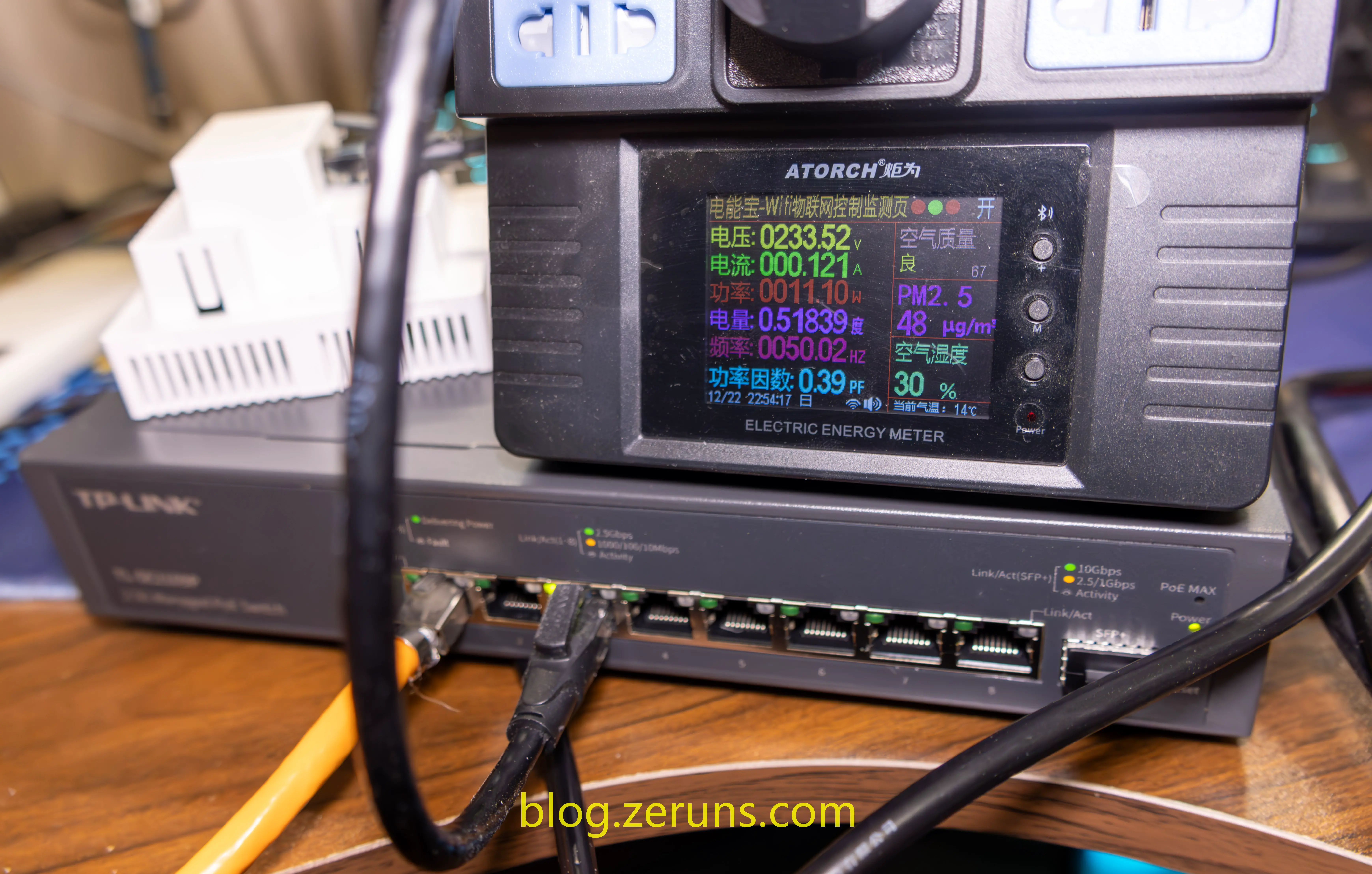 Simple Unboxing and Review of the 2.5G PoE Switch TL-SE2109P: 8x 2.5G Ports + 1x 10G SFP+ Port